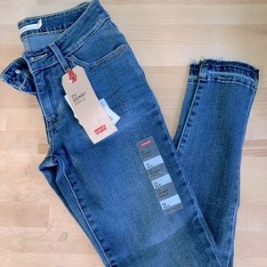 NEW 711 Skinny Ankle Levi’s!
